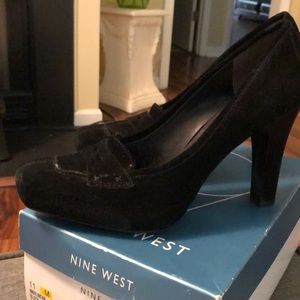 Nine West black suede shoes